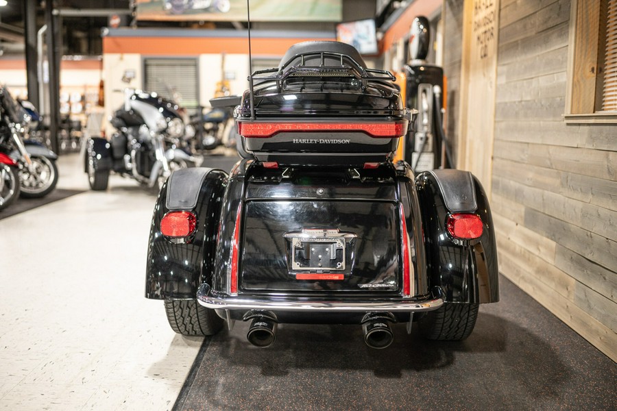 2016 Tri Glide® Ultra (FLHTCUTG)