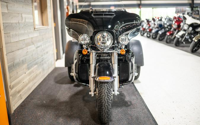 2016 Tri Glide® Ultra (FLHTCUTG)