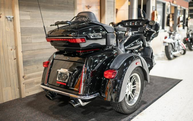 2016 Tri Glide® Ultra (FLHTCUTG)