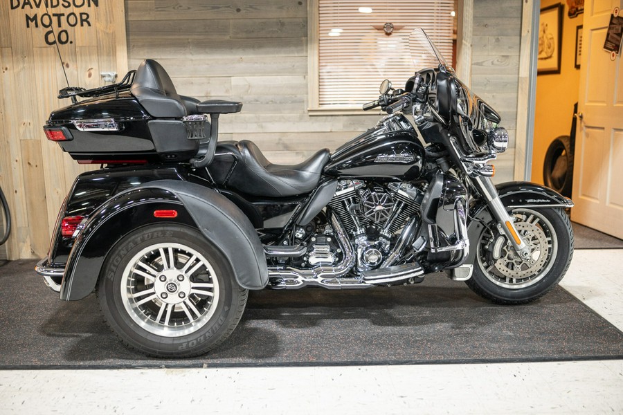 2016 Tri Glide® Ultra (FLHTCUTG)