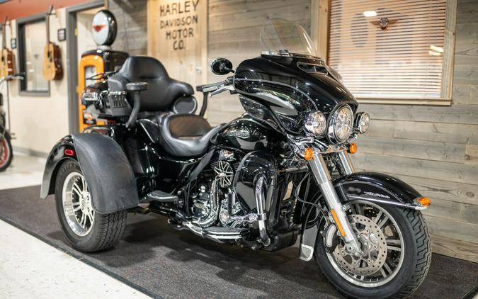 2016 Tri Glide® Ultra (FLHTCUTG)