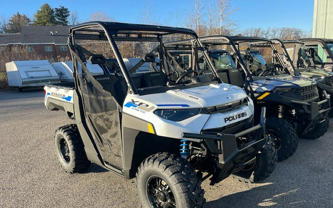 2024 Polaris Industries R24E3CC2BD EV KINETICFSPREMPEA