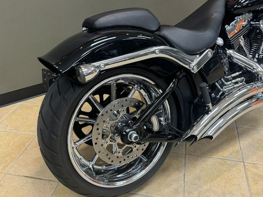 2015 Harley-Davidson Softail® Breakout®