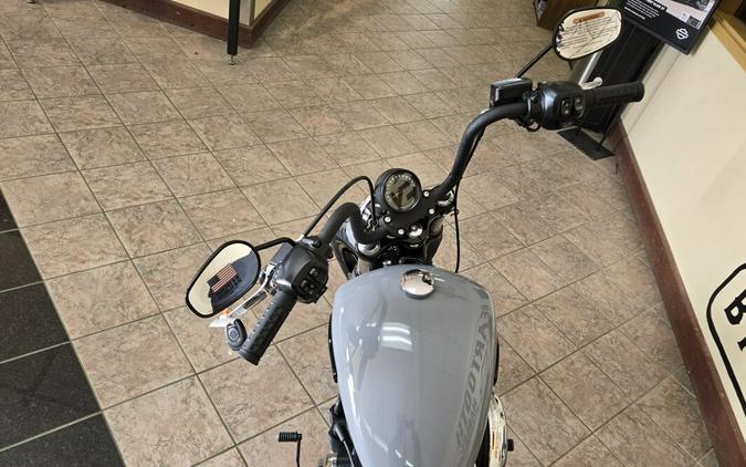 2026 Harley-Davidson® Street Bob® Dark Billiard Gray Chrome Cast Wheels