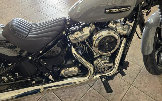 2026 Harley-Davidson® Street Bob® Dark Billiard Gray Chrome Cast Wheels