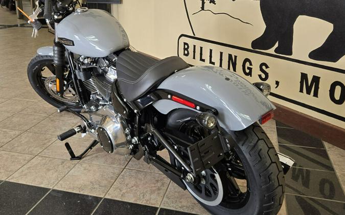 2026 Harley-Davidson® Street Bob® Dark Billiard Gray Chrome Cast Wheels