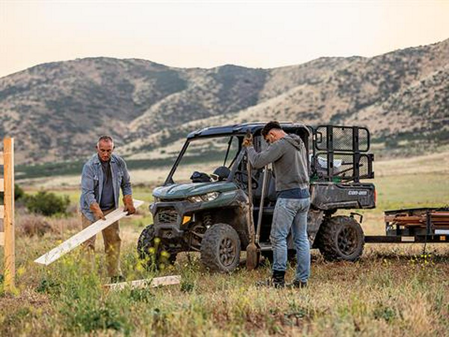 2024 Can-Am Defender DPS HD7