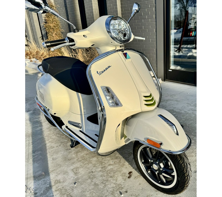 2026 Vespa GTS 310 SuperTech