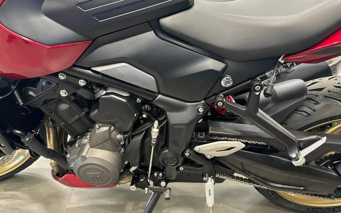 2026 Triumph Trident 800 Jet black
