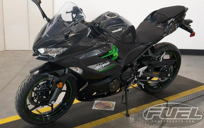 2023 Kawasaki Ninja 400 Metallic Magnetic Carbon GrayMetallic