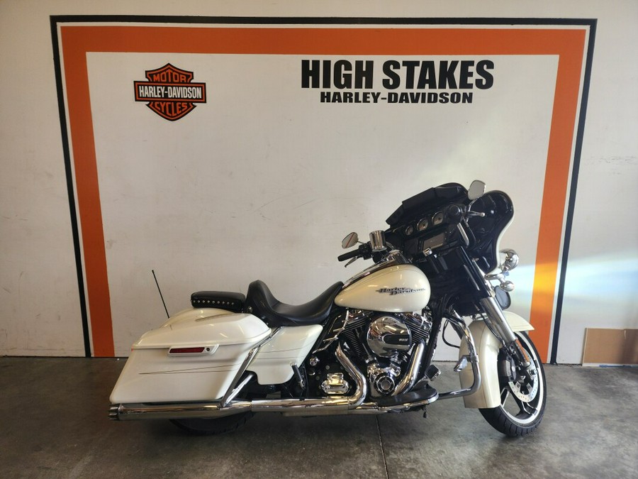 2015 Harley-Davidson Street Glide Special Morocco Gold FLHXS