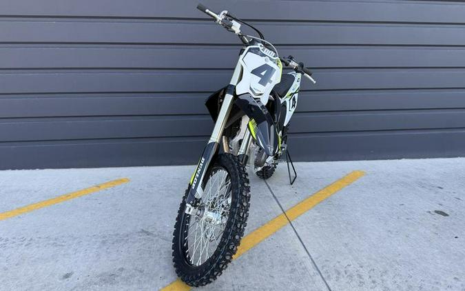 2025 Triumph TF 450-RC Edition Jet Black/Pure White