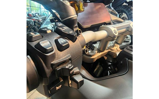 2022 Ducati Multistrada V4 S Travel & Radar