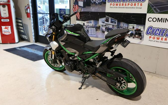 2025 Kawasaki Z900 SE ABS