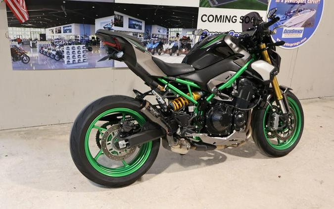 2025 Kawasaki Z900 SE ABS