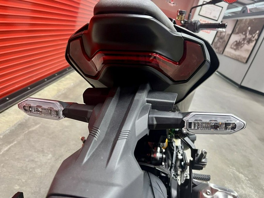 2025 Kawasaki Z900 SE ABS