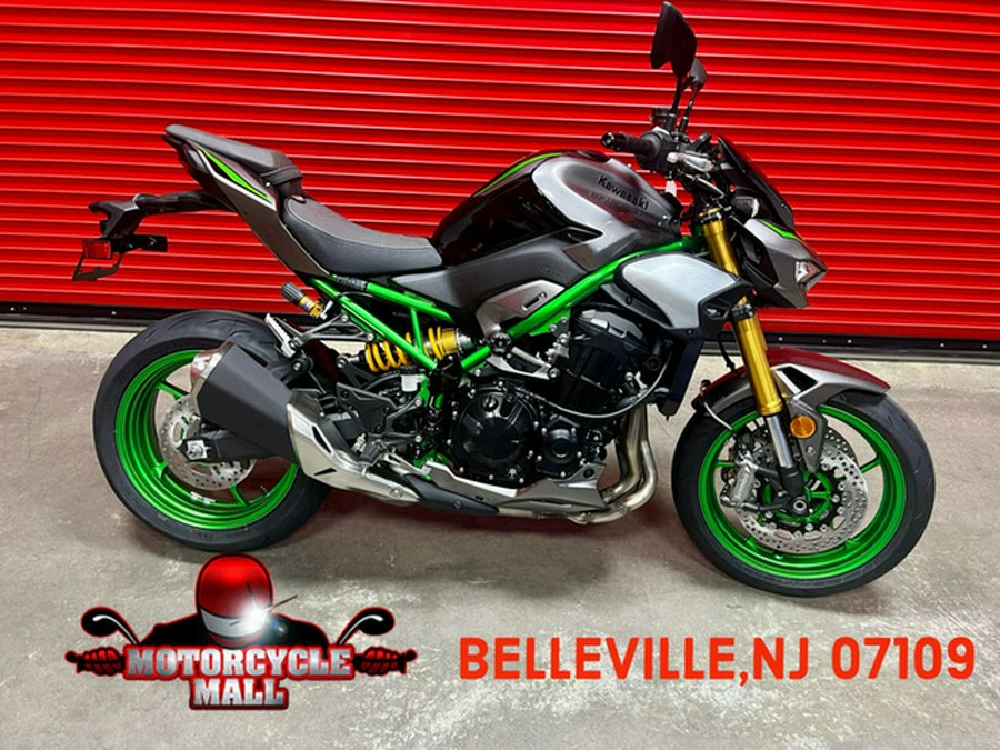2025 Kawasaki Z900 SE ABS