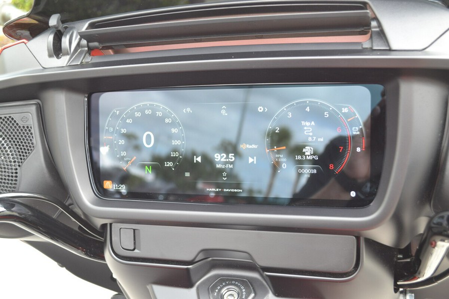 FLHX 2025 Street Glide™