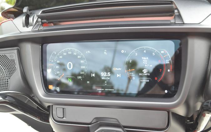 FLHX 2025 Street Glide™