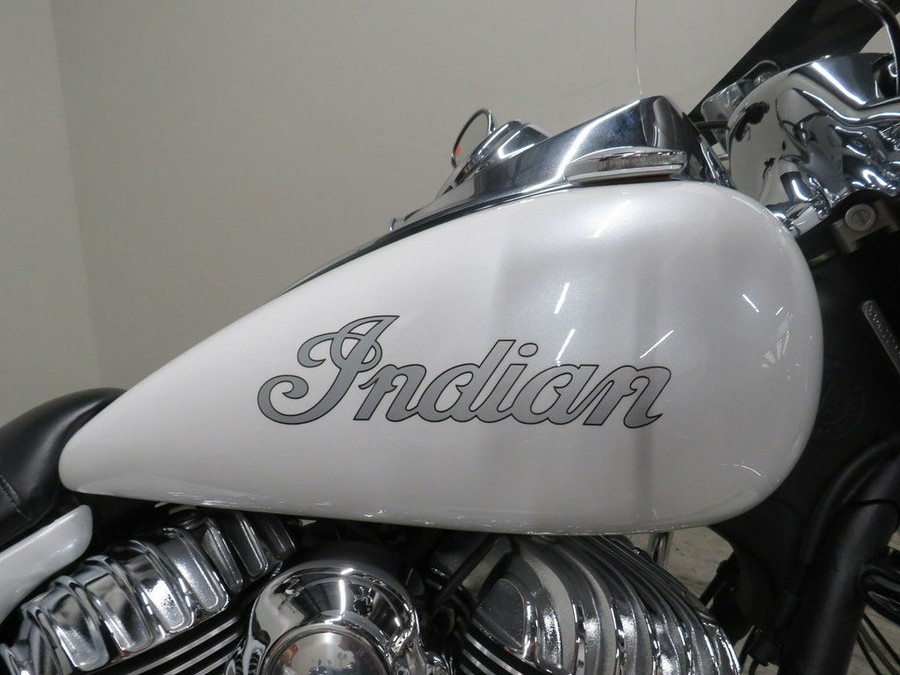 2017 Indian Motorcycle® Chief® Classic Pearl White