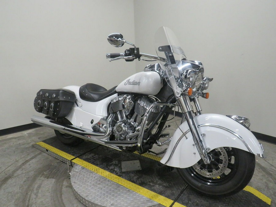 2017 Indian Motorcycle® Chief® Classic Pearl White