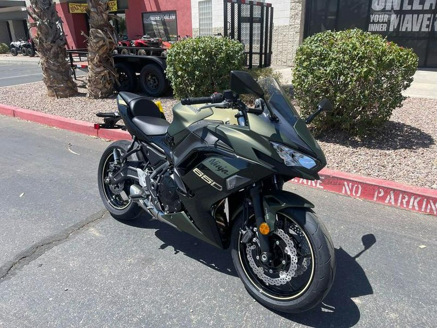 2024 Kawasaki Ninja® 650 Metallic Covert Green/Metallic Spark Black