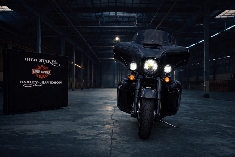 2024 Harley-Davidson® Ultra Limited Vivid Black FLHTK