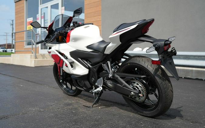 2026 Yamaha YZF-R3 70th Anniversary Edition