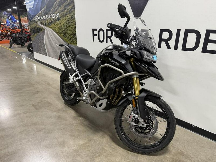 2023 Triumph Tiger 1200 Rally Explorer Matte Khaki Green