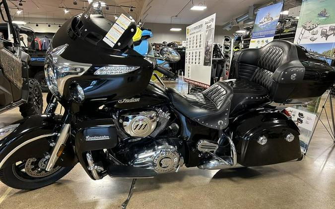2018 Indian Motorcycle® Roadmaster® ABS Thunder Black