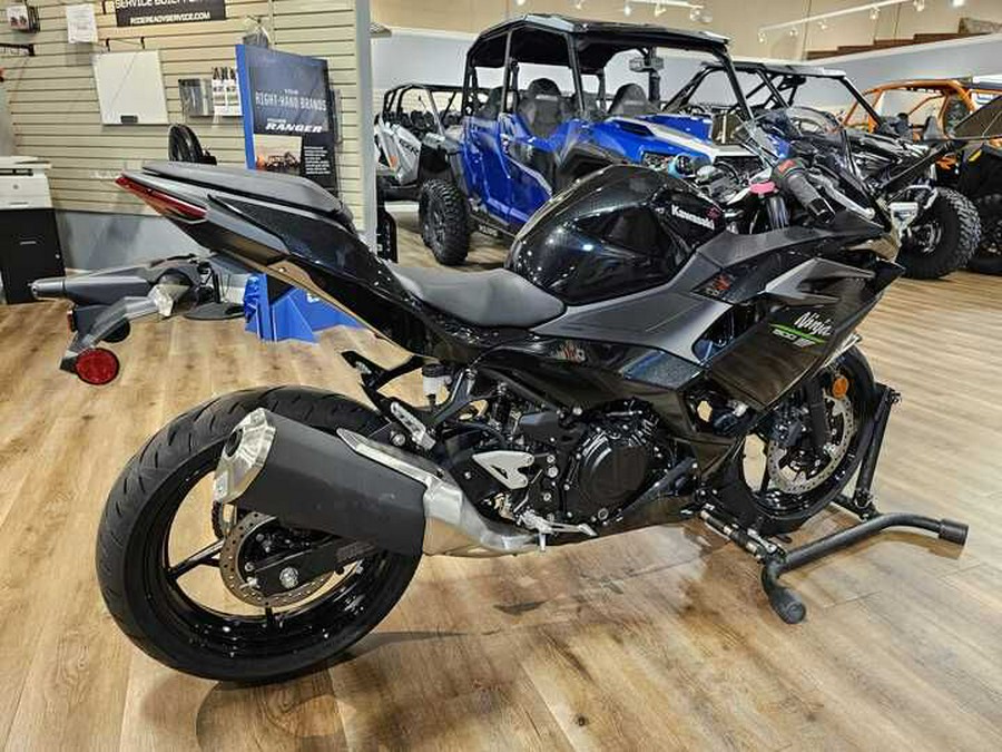 2024 Kawasaki Ninja® 500 Base