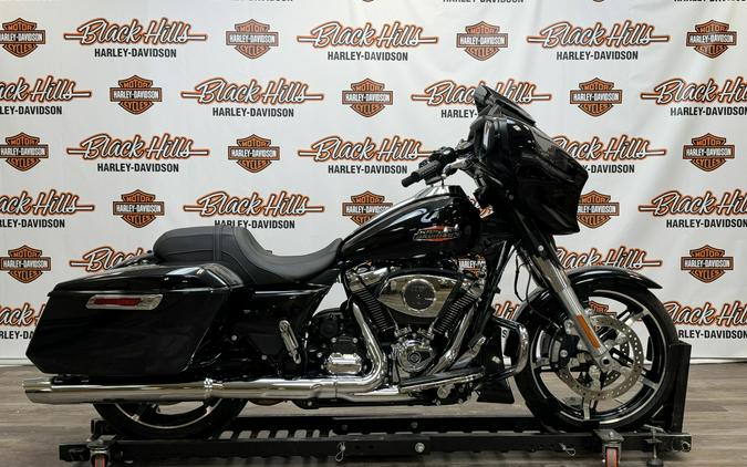 2024 Harley-Davidson® Street Glide® Vivid Black - Black Finish