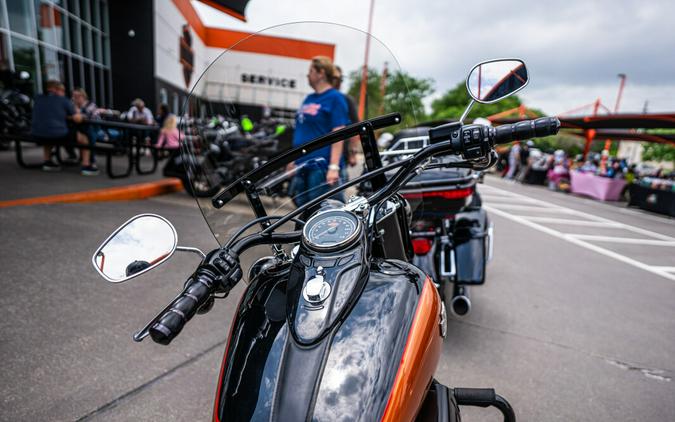 2015 Harley-Davidson Softail Slim WHSKY/V BLK W/ PINSTRIPE