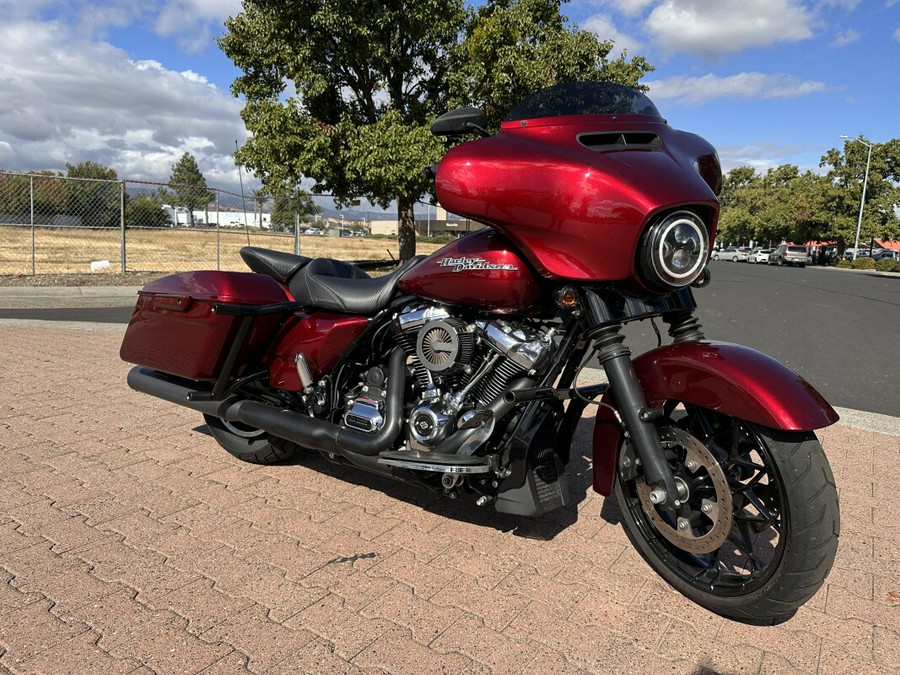 FLHX 2017 Street Glide®