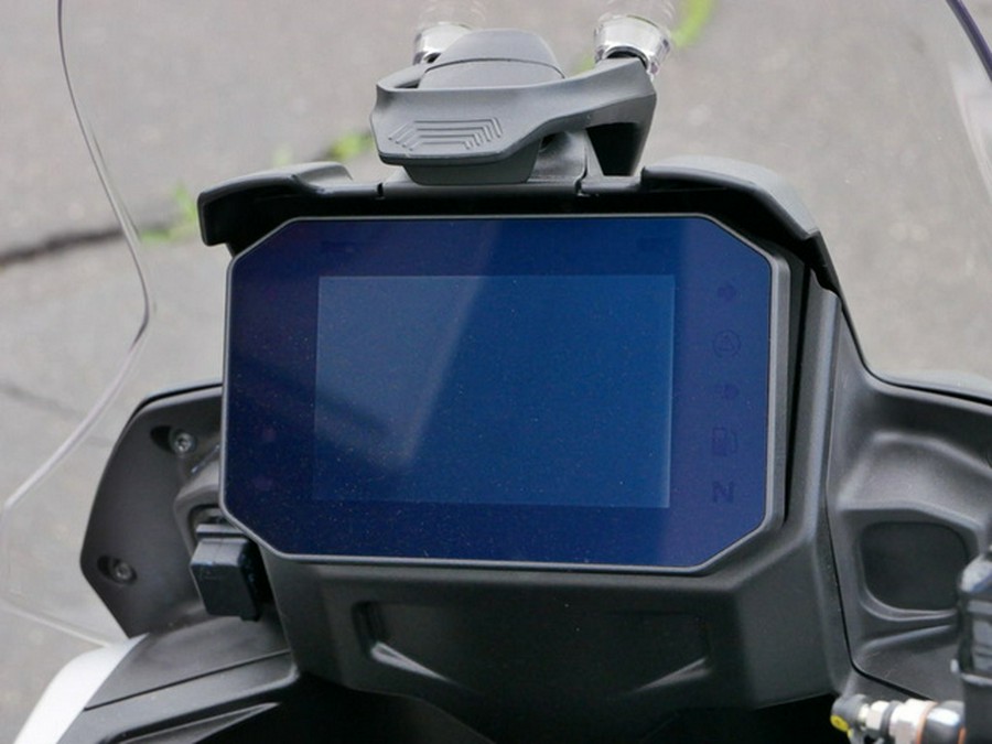 2025 Moto Guzzi V85 Strada