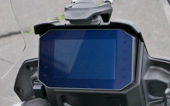 2025 Moto Guzzi V85 Strada