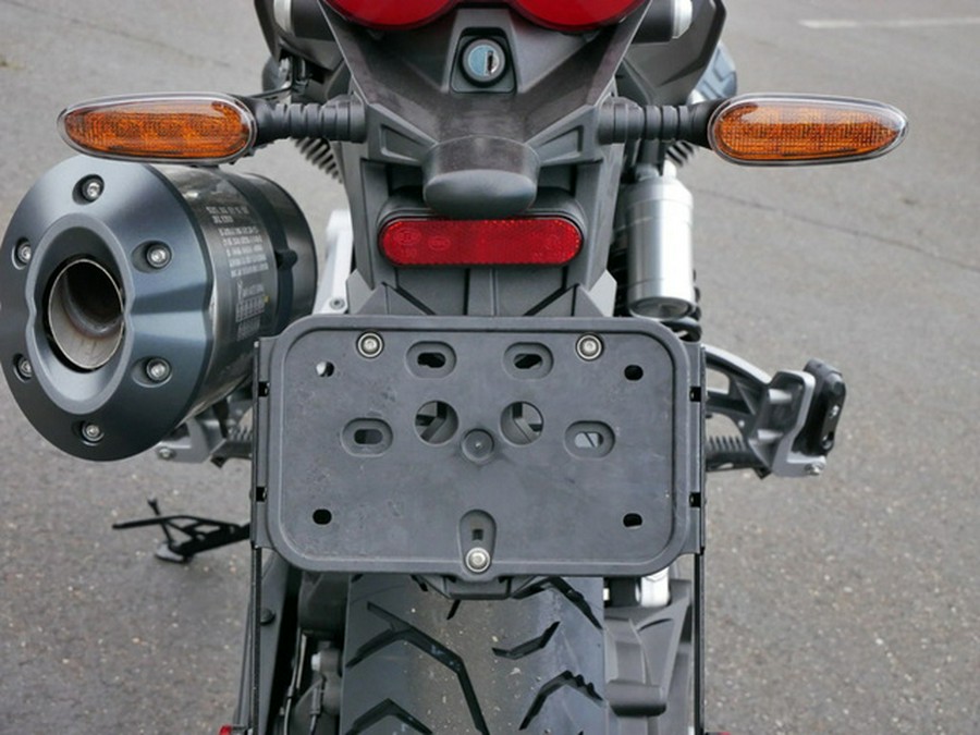 2025 Moto Guzzi V85 Strada