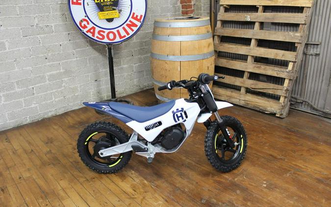 2024 Husqvarna® EE 2