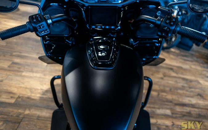 2023 Indian Motorcycle® Challenger® Dark Horse® Black Smoke