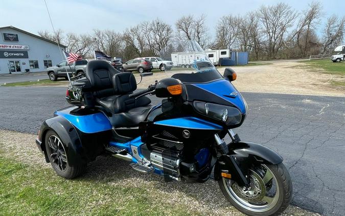 2015 GL1800 ROADSMITH - BLUE / SILVER - Honda