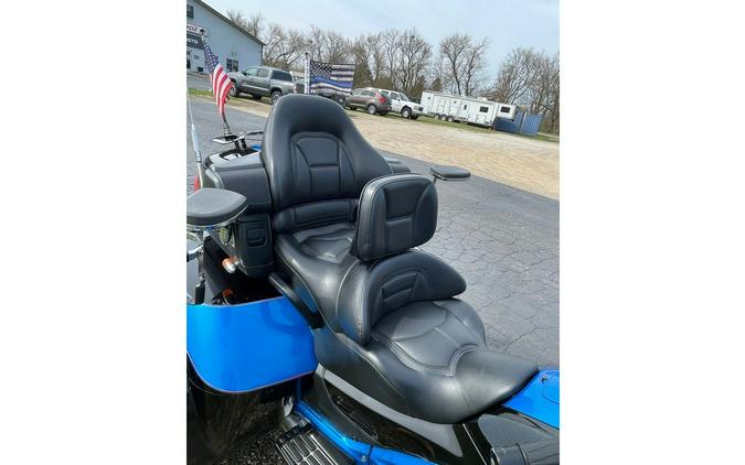 2015 GL1800 ROADSMITH - BLUE / SILVER - Honda