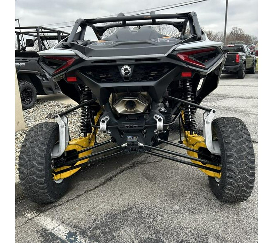 2024 Can-Am® Maverick R 999T DCT