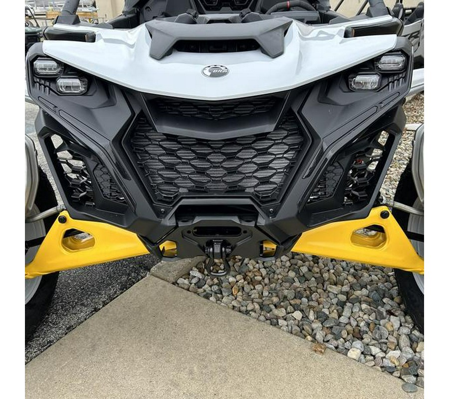 2024 Can-Am® Maverick R 999T DCT