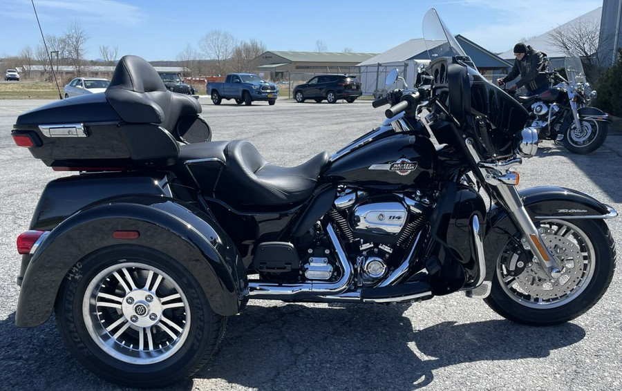 2024 Harley-Davidson Tri Glide Ultra Vivid Black