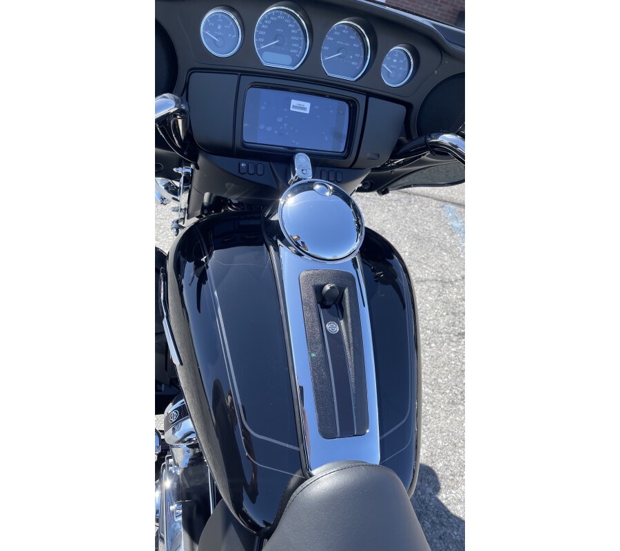 2024 Harley-Davidson Tri Glide Ultra Vivid Black