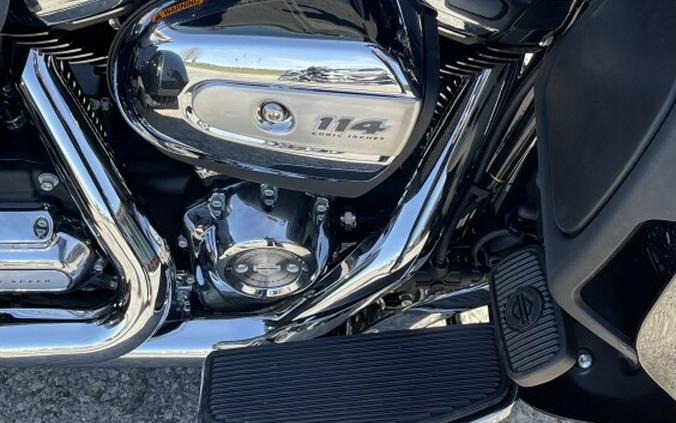 2024 Harley-Davidson Tri Glide Ultra Vivid Black