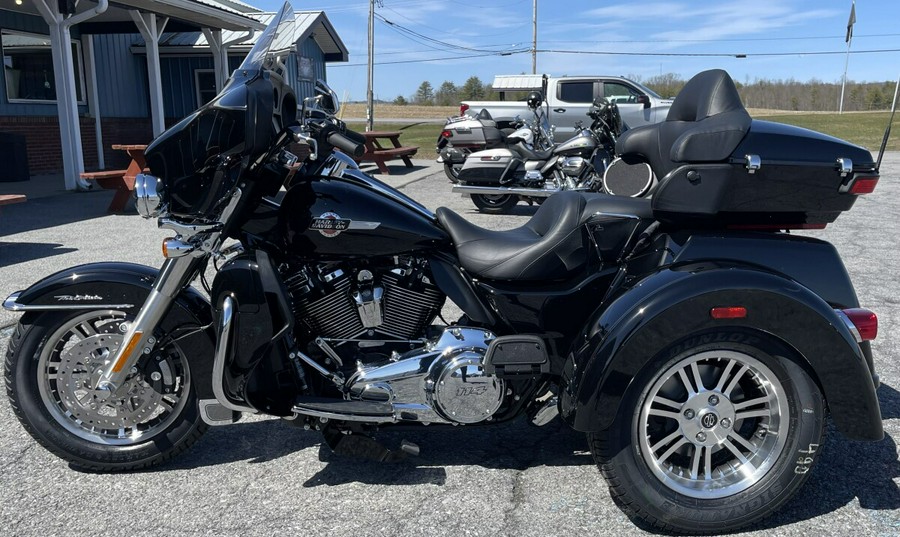 2024 Harley-Davidson Tri Glide Ultra Vivid Black