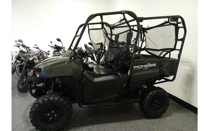 2025 Honda PIONEER 700-4 DELUXE Deluxe - Black Forest Green