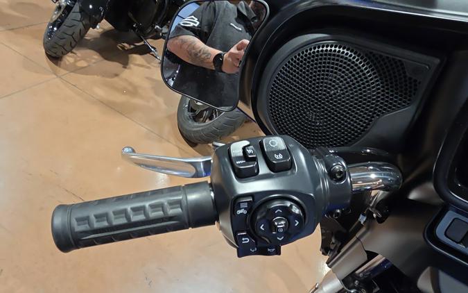 2025 Harley-Davidson® Street Glide® Blue Burst