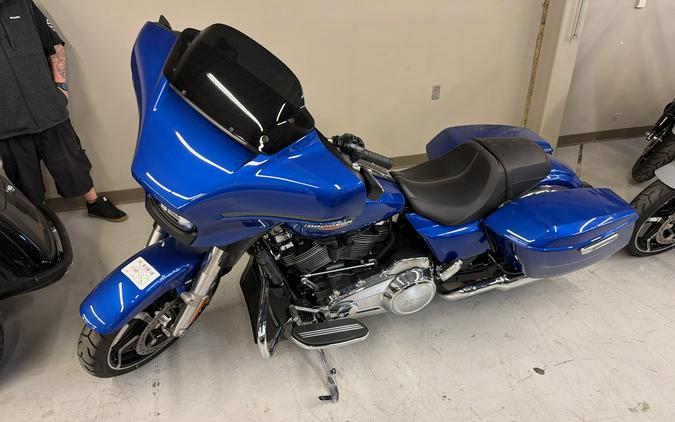 2025 Harley-Davidson® Street Glide® Blue Burst
